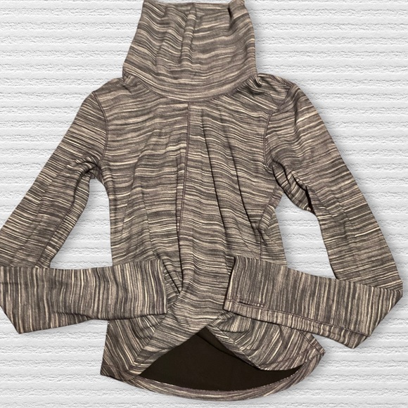 **🍋Lululemon Melodic Movement Long Sleeve - Picture 5 of 11